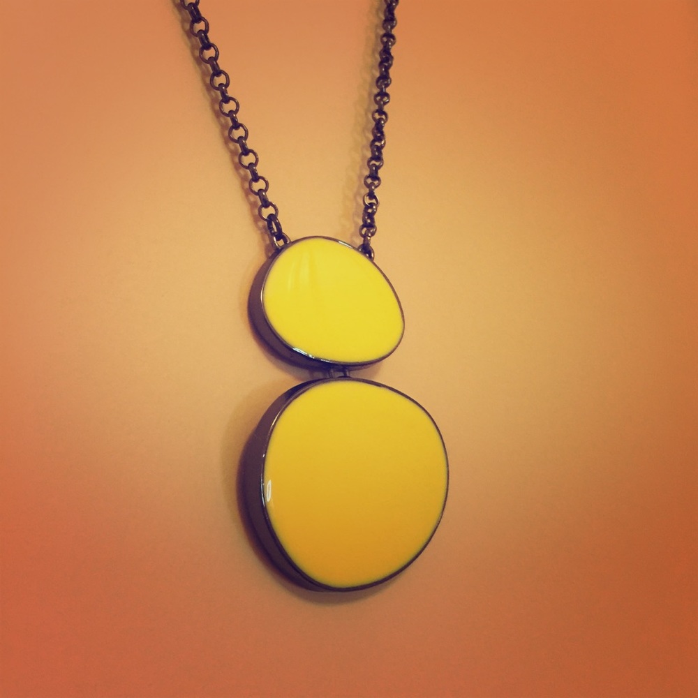 Beautiful Yellow and Dark Metal Necklace